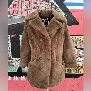 Retro 1970’s Luxurious Tan Faux Fur Double Breasted Coat - Medium
